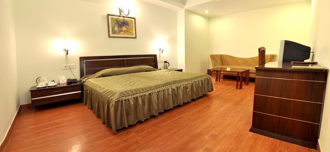Elm Tree Amritsar Hotel Exterior photo