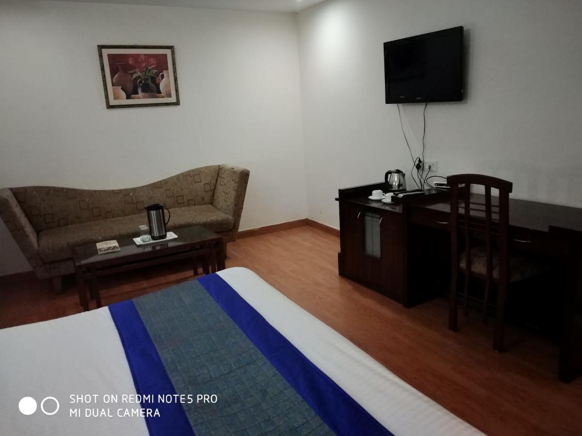 Elm Tree Amritsar Hotel Exterior photo